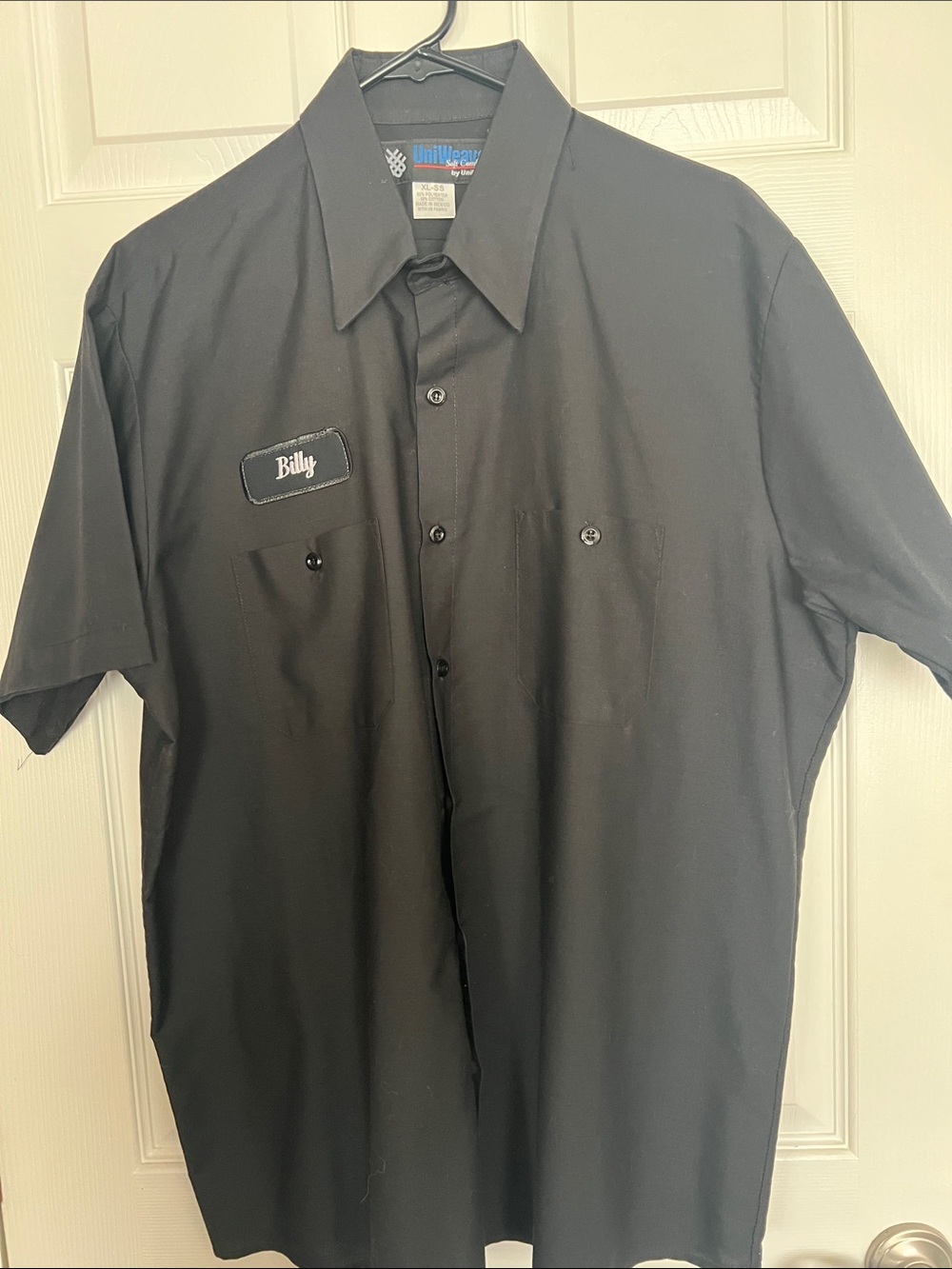 Classic Black Short-Sleeve Work Button-Down Shirt -